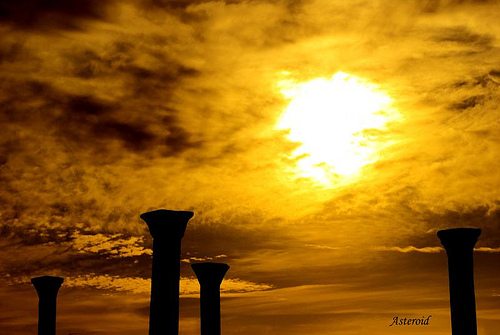 DELOS COLUMNS IN THE SUNSET 18-2-2010 10-51-09 μμ 500x335