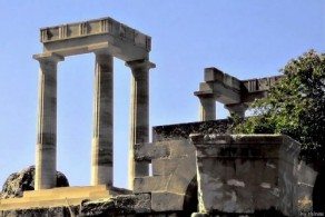 Акрополь Линдоса считается вторым по значимости в Элладе