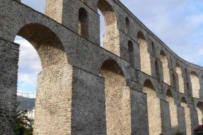 Акведук в Кавале - дело рук турецких архитекторов