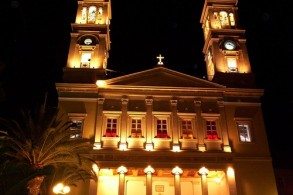 Величественная церковь Святого Николая в Эрмуполисе славится своим иконостасом