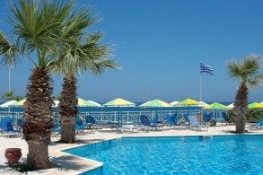 В июне на Крите уже в полную силу работают отели и рестораны, а цены еще не достигли августовских максимумов