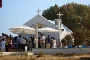 15 августа Крит отмечает Успение Пресвятой Богородицы . Этот православный праздник по своей значимости приравнивается в Греции  к Пасхе и возведен в ранг национального