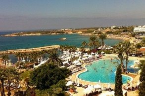 Август на Кипре – самый разгар пляжного сезона. Цены в этот период – самые высокие, даже по сравнению с июлем