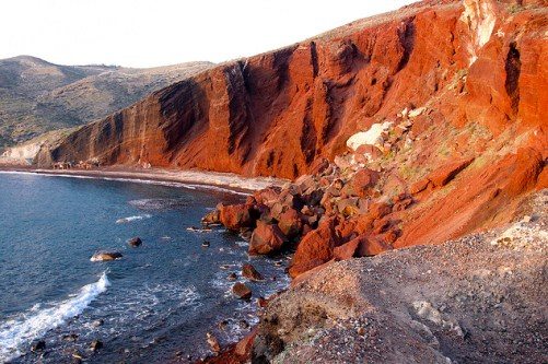 Красный пляж - один из самых известных на Санторини