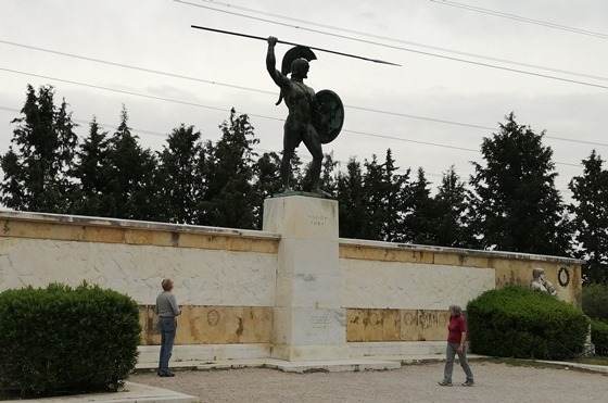 Памятник спартанцам, Фермопилы