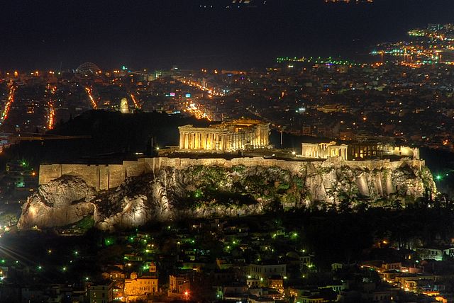 Посещение холма Ликабет может стать завершающей точкой маршрута по Афинам за 1 день