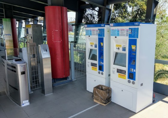 Билетные автоматы для транспорта в Афинах