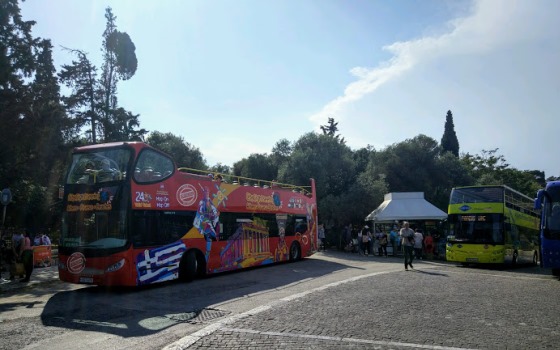 Экскурсионный автобус в Афинах