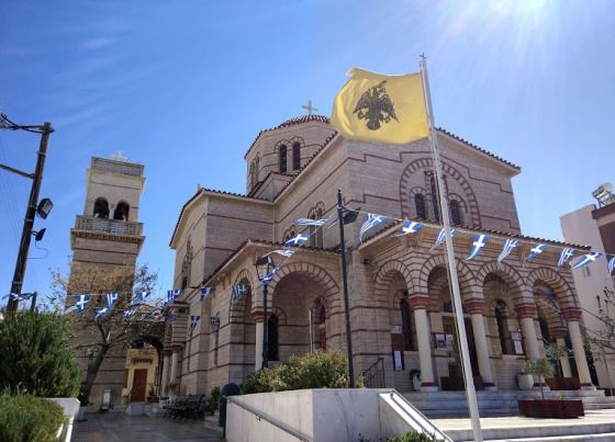 Греческая церковь и флаг