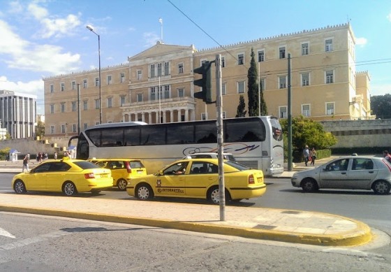 От греческого парламента до Акрополя вполне можно дойти пешком